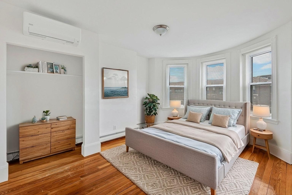 864 Huntington Ave, Boston, Massachusetts, 4 Bedrooms Bedrooms, 8 Rooms Rooms,2 BathroomsBathrooms,Residential Lease,For Rent,Huntington Ave,73481708