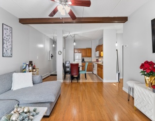 80 N Warren St, Woburn, Massachusetts, 2 Bedrooms Bedrooms, 4 Rooms Rooms,1 BathroomBathrooms,Residential Lease,For Rent,N Warren St,73481867