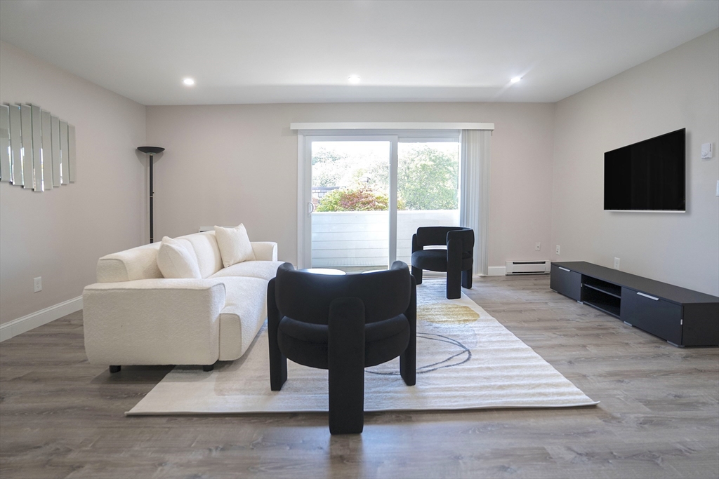 75 Presidential Dr, Quincy, Massachusetts, 2 Bedrooms Bedrooms, 4 Rooms Rooms,1 BathroomBathrooms,Residential Lease,For Rent,Presidential Dr,73481806