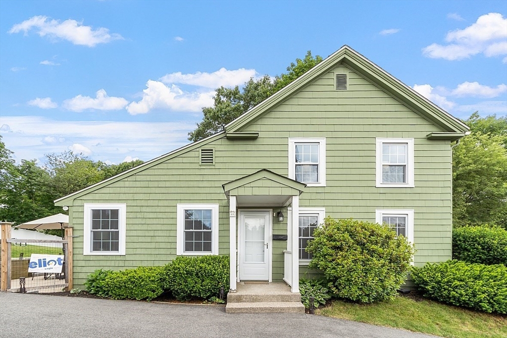 193 Saint Mary St, Needham, Massachusetts, 3 Bedrooms Bedrooms, 6 Rooms Rooms,1.5 BathroomsBathrooms,Residential Lease,For Rent,Saint Mary St,73481872