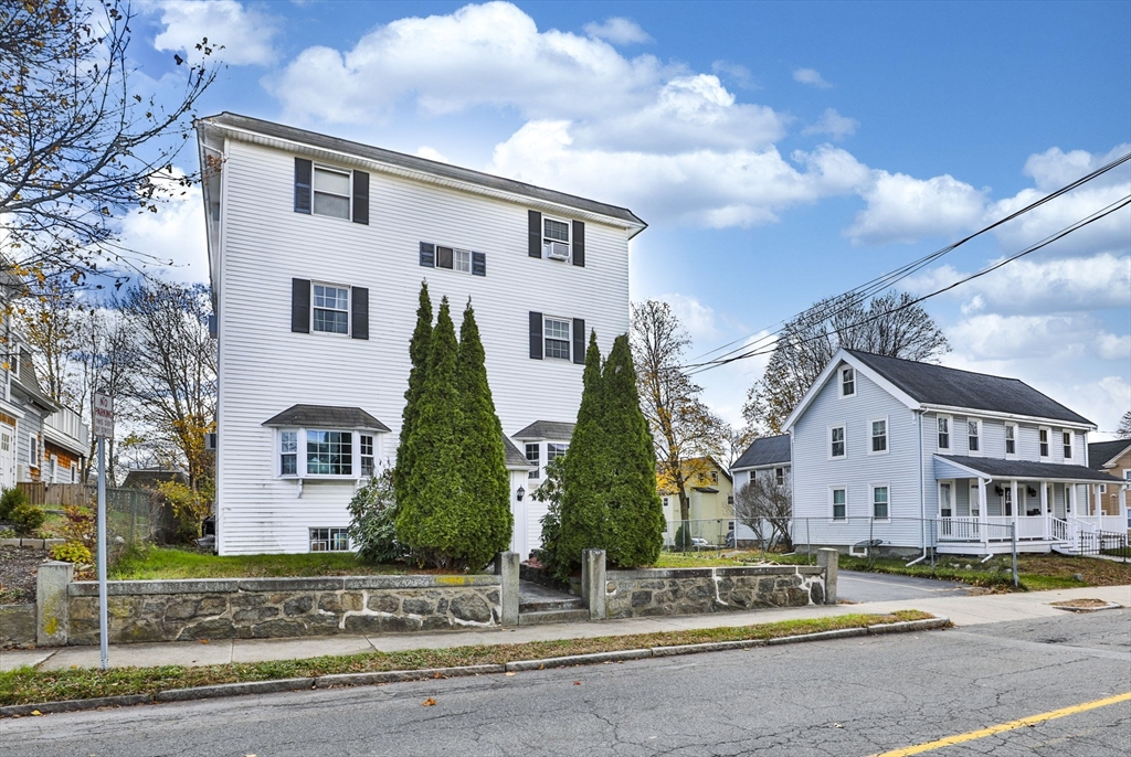 14 W. Water St, Wakefield, Massachusetts, 1 Bedroom Bedrooms, 3 Rooms Rooms,1 BathroomBathrooms,Residential Lease,For Rent,W. Water St,73481814