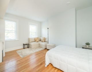 1620 Beacon Street, Brookline, Massachusetts, 2 Rooms Rooms,1 BathroomBathrooms,Residential Lease,For Rent,Beacon Street,73481886