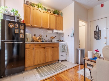 1234 Commonwealth Ave, Boston, Massachusetts, 1 Bedroom Bedrooms, 3 Rooms Rooms,1 BathroomBathrooms,Residential Lease,For Rent,Commonwealth Ave,73481977