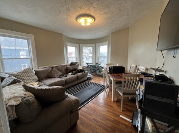 59 Cedar St, Somerville, Massachusetts, 3 Bedrooms Bedrooms, 5 Rooms Rooms,1 BathroomBathrooms,Residential Lease,For Rent,Cedar St,73482008