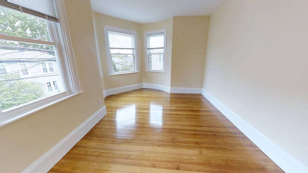 50 Lowell St, Somerville, Massachusetts, 4 Bedrooms Bedrooms, 6 Rooms Rooms,2 BathroomsBathrooms,Residential Lease,For Rent,Lowell St,73482006