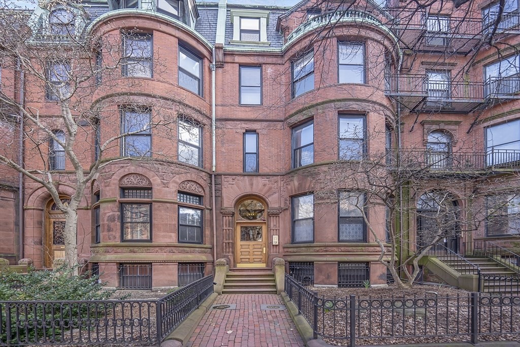 473 Beacon St, Boston, Massachusetts, 1 Bedroom Bedrooms, 3 Rooms Rooms,1 BathroomBathrooms,Residential Lease,For Rent,Beacon St,73482196