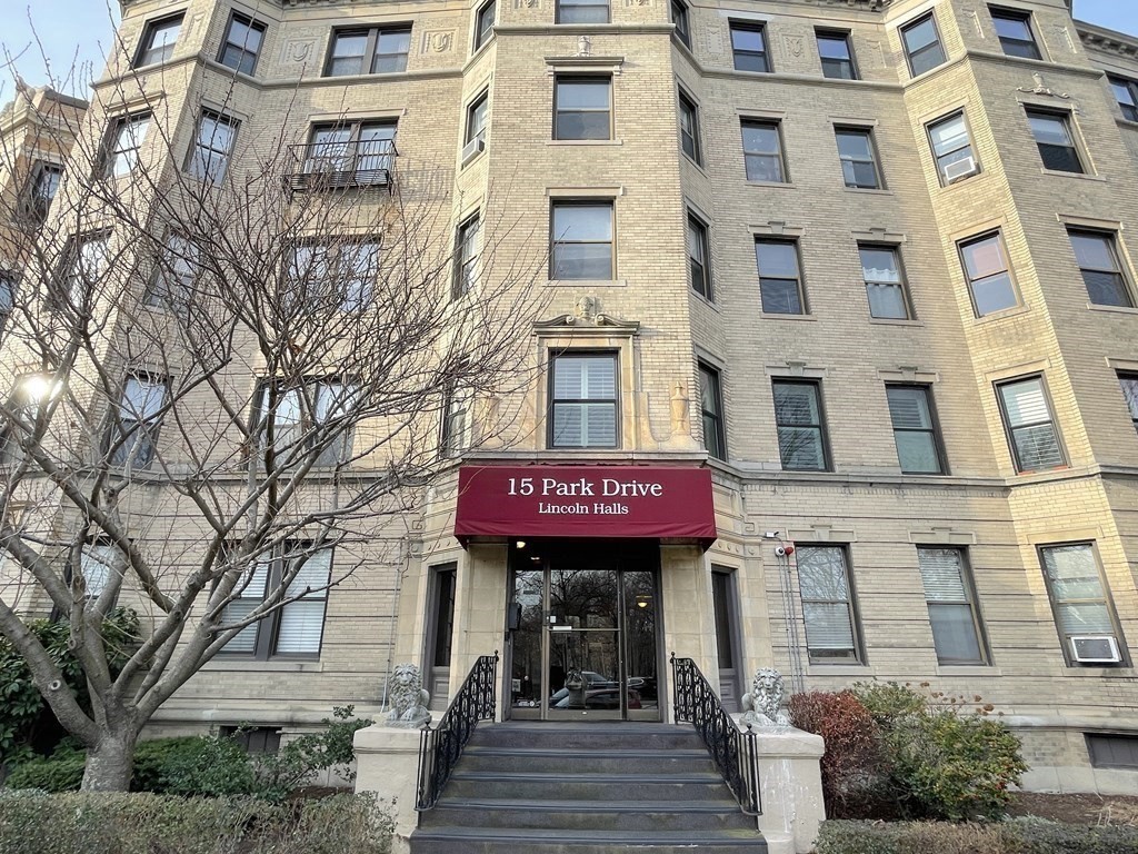 15 Park Drive, Boston, Massachusetts, 1 Bedroom Bedrooms, 3 Rooms Rooms,1 BathroomBathrooms,Residential Lease,For Rent,Park Drive,73483802