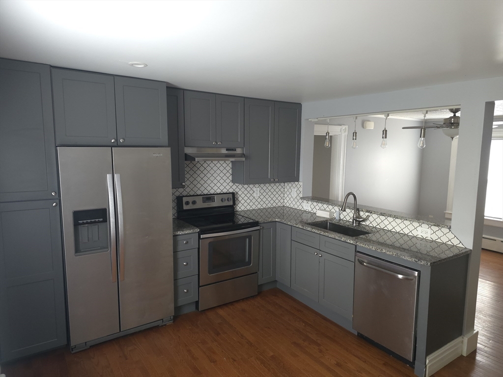531 Berkshire Ave, Springfield, Massachusetts, 3 Bedrooms Bedrooms, 6 Rooms Rooms,1 BathroomBathrooms,Residential Lease,For Rent,Berkshire Ave,73483821