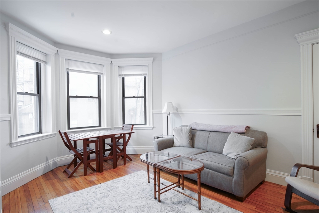 51 Park Dr., Boston, Massachusetts, 1 Bedroom Bedrooms, 5 Rooms Rooms,1 BathroomBathrooms,Residential Lease,For Rent,Park Dr.,73482494