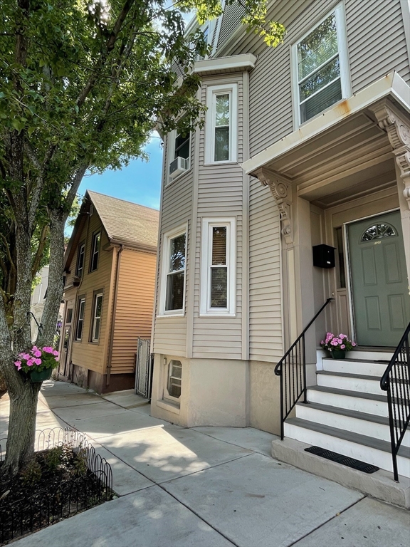 120 Eutaw, Boston, Massachusetts, 1 Bedroom Bedrooms, 3 Rooms Rooms,1 BathroomBathrooms,Residential Lease,For Rent,Eutaw,73483831