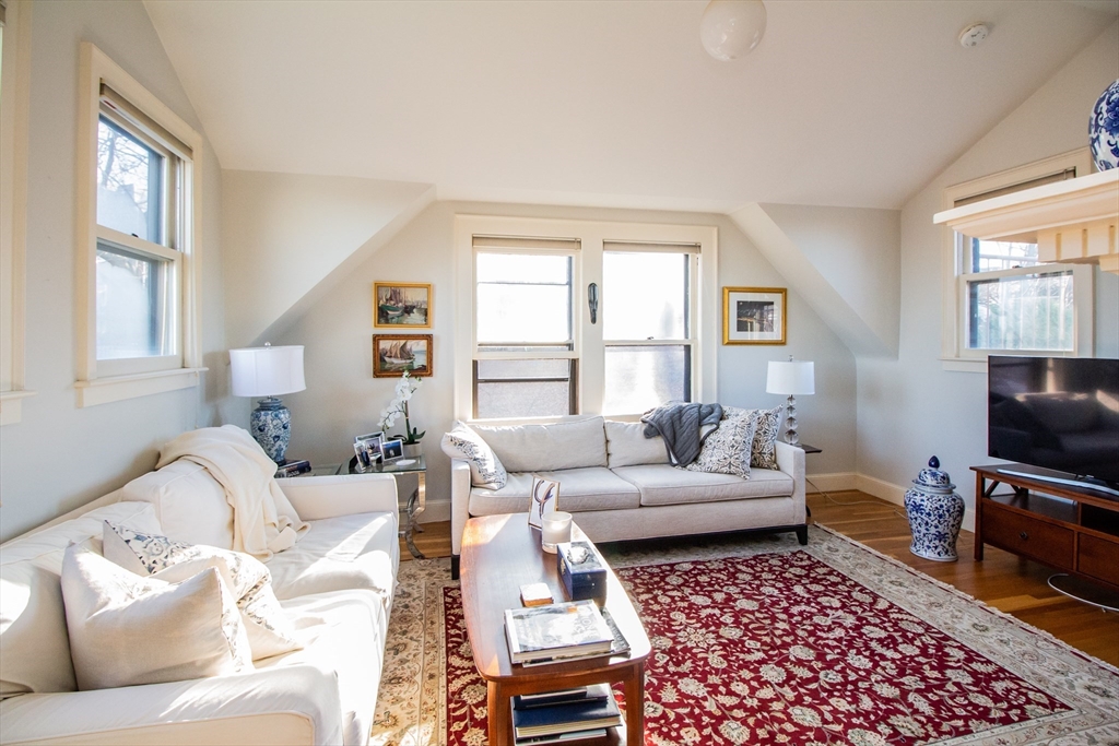124 Winthrop St, Brookline, Massachusetts, 1 Bedroom Bedrooms, 4 Rooms Rooms,1 BathroomBathrooms,Residential Lease,For Rent,Winthrop St,73479803