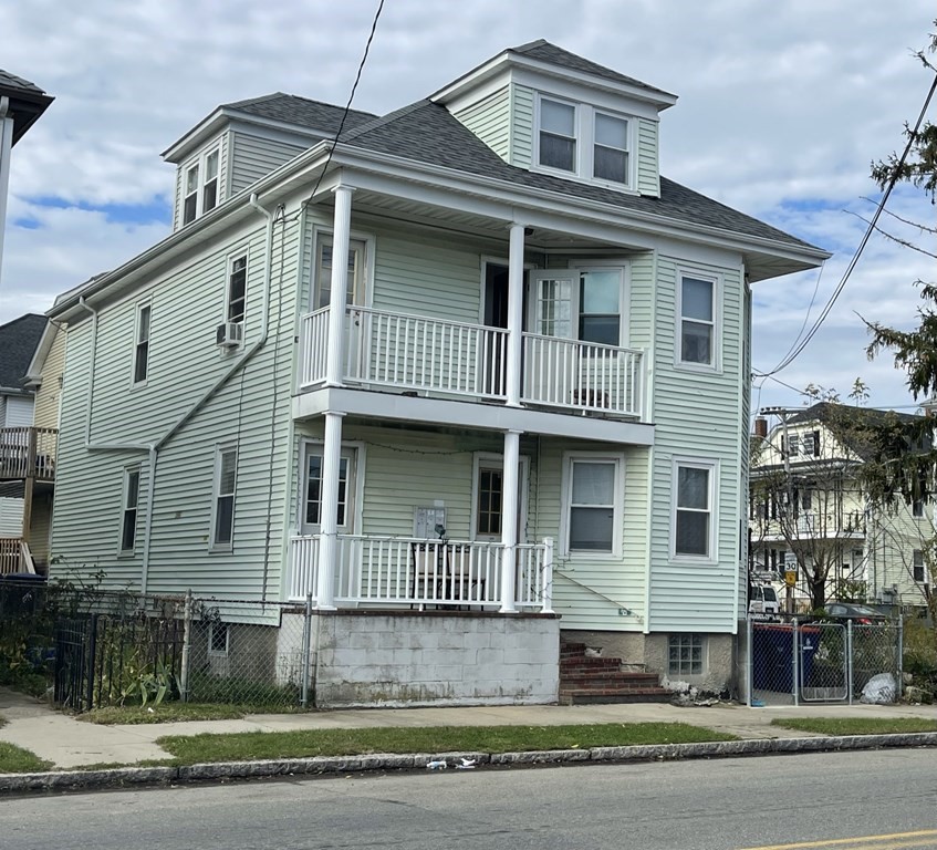 831 Belleville Ave, New Bedford, Massachusetts, 2 Bedrooms Bedrooms, 4 Rooms Rooms,1 BathroomBathrooms,Residential Lease,For Rent,Belleville Ave,73483862