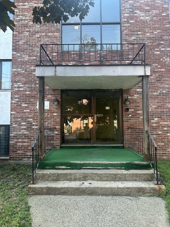 80 Newbury Avenue, Quincy, Massachusetts, 2 Bedrooms Bedrooms, 4 Rooms Rooms,1 BathroomBathrooms,Residential Lease,For Rent,Newbury Avenue,73483879