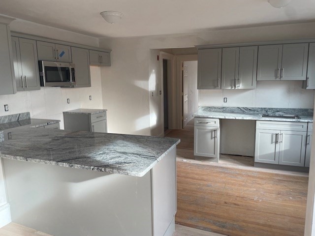 154 Lovell St, Worcester, Massachusetts, 2 Bedrooms Bedrooms, 4 Rooms Rooms,1 BathroomBathrooms,Residential Lease,For Rent,Lovell St,73482585