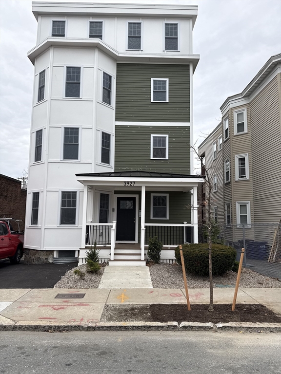 3927 Washington, Boston, Massachusetts, 2 Bedrooms Bedrooms, 5 Rooms Rooms,2 BathroomsBathrooms,Residential Lease,For Rent,Washington,73457924