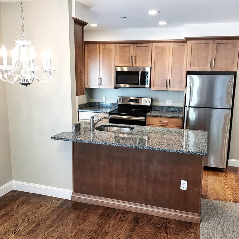 1522 V.F.W. Parkway, Boston, Massachusetts, 2 Bedrooms Bedrooms, 5 Rooms Rooms,2 BathroomsBathrooms,Residential Lease,For Rent,V.F.W. Parkway,73482488