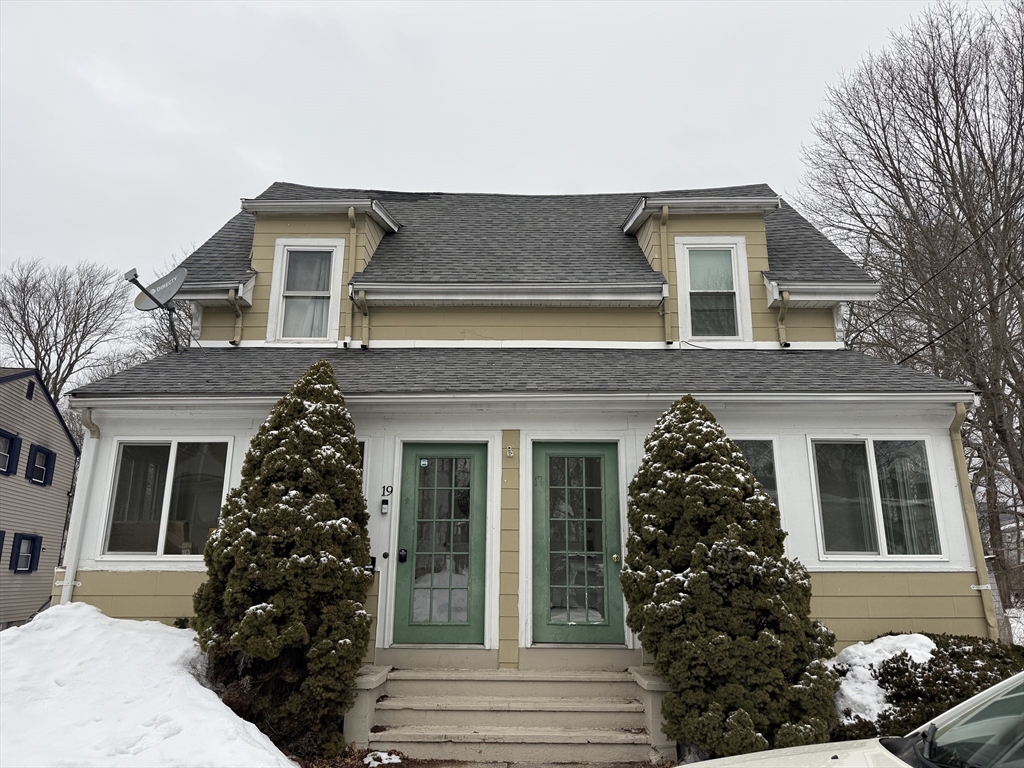 17 Moraine Place, Brockton, Massachusetts, 2 Bedrooms Bedrooms, 5 Rooms Rooms,1.5 BathroomsBathrooms,Residential Lease,For Rent,Moraine Place,73482594