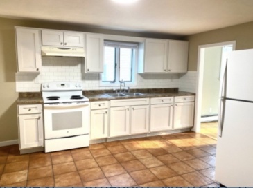 210 Pine St, Attleboro, Massachusetts, 2 Bedrooms Bedrooms, 4 Rooms Rooms,1 BathroomBathrooms,Residential Lease,For Rent,Pine St,73482670
