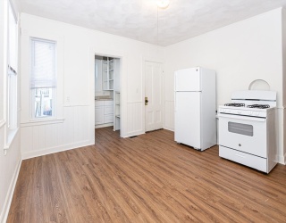 343 Cabot St, Beverly, Massachusetts, 1 Bedroom Bedrooms, 3 Rooms Rooms,1 BathroomBathrooms,Residential Lease,For Rent,Cabot St,73482733