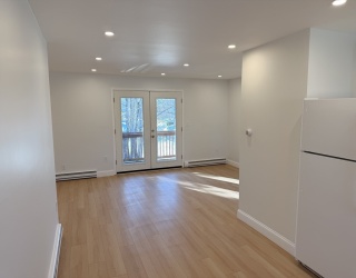 97-99 Roffee St, Barrington, Rhode Island, 2 Bedrooms Bedrooms, 4 Rooms Rooms,1 BathroomBathrooms,Residential Lease,For Rent,Roffee St,73482719