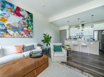 400 Mystic Avenue, Somerville, Massachusetts, 2 Bedrooms Bedrooms, 5 Rooms Rooms,2 BathroomsBathrooms,Residential Lease,For Rent,Mystic Avenue,73482752