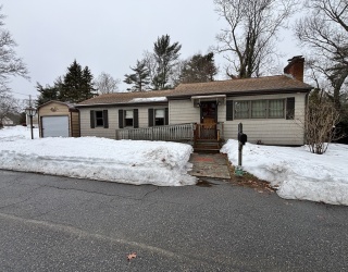 4 Braemore Rd., Taunton, Massachusetts, 3 Bedrooms Bedrooms, 6 Rooms Rooms,2 BathroomsBathrooms,Residential Lease,For Rent,Braemore Rd.,73483927