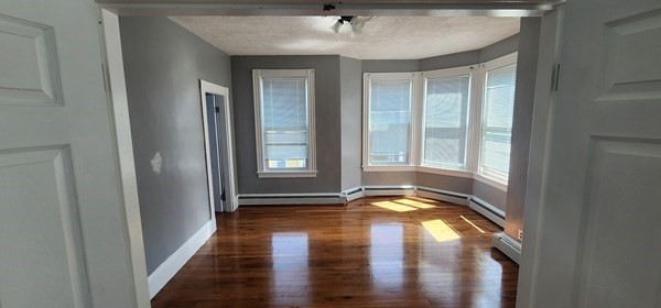 19A Clifton St, Boston, Massachusetts, 3 Bedrooms Bedrooms, 6 Rooms Rooms,1 BathroomBathrooms,Residential Lease,For Rent,Clifton St,73483951