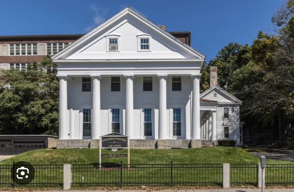 128 Pricard Strret, Fitchburg, Massachusetts, 2 Bedrooms Bedrooms, 4 Rooms Rooms,1 BathroomBathrooms,Residential Lease,For Rent,Pricard Strret,73483969