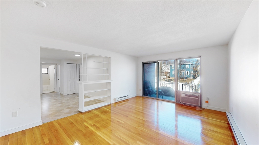 175 W. Wyoming Ave., Melrose, Massachusetts, 1 Bedroom Bedrooms, 4 Rooms Rooms,1 BathroomBathrooms,Residential Lease,For Rent,W. Wyoming Ave.,73483974