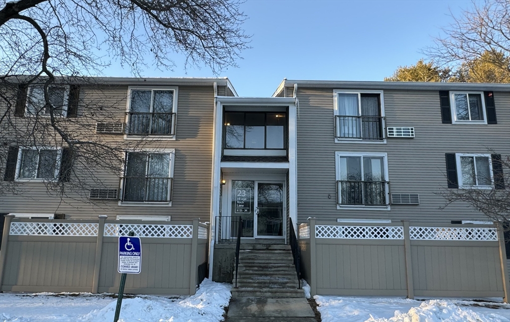 23 Village Rock Lane, Natick, Massachusetts, 1 Bedroom Bedrooms, 4 Rooms Rooms,1 BathroomBathrooms,Residential Lease,For Rent,Village Rock Lane,73483996