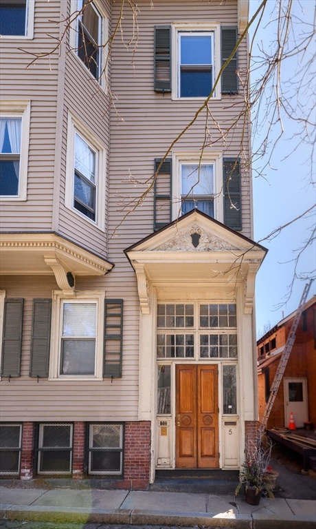 5 Ellwood St, Boston, Massachusetts, 1 Bedroom Bedrooms, 4 Rooms Rooms,1 BathroomBathrooms,Residential Lease,For Rent,Ellwood St,73484008