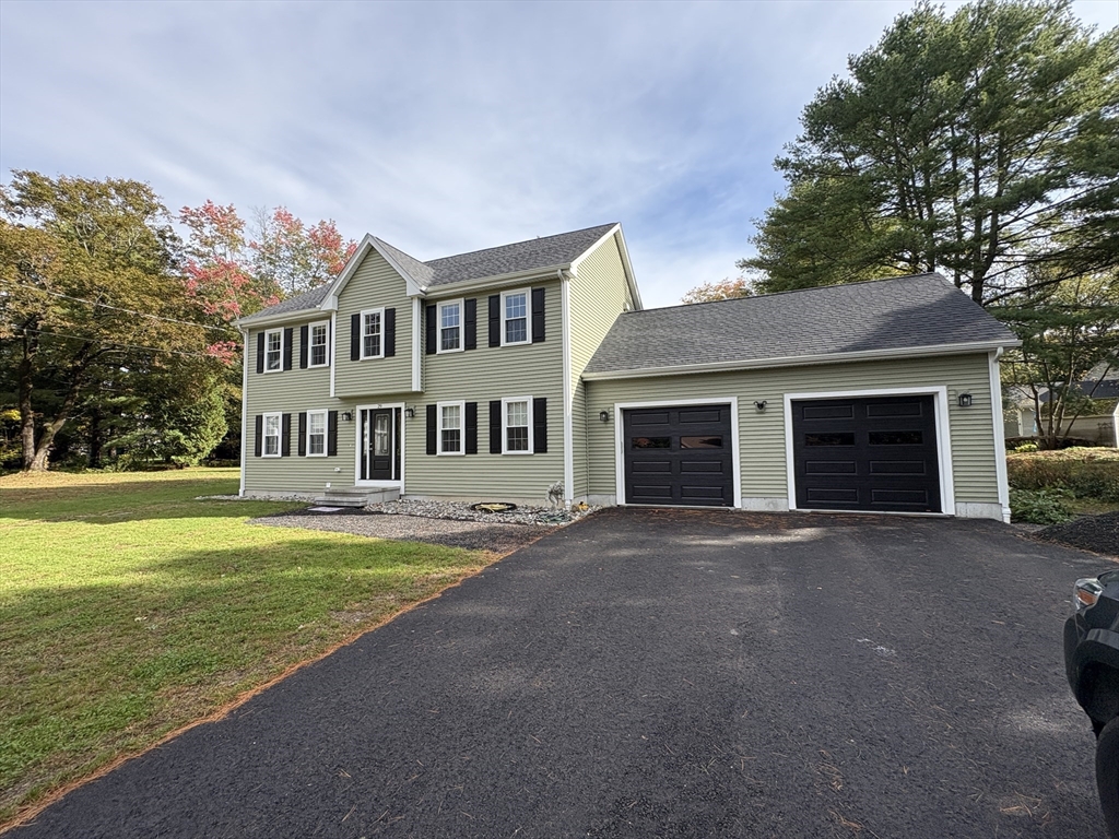 29 Lyman St, North Attleboro, Massachusetts, 4 Bedrooms Bedrooms, 9 Rooms Rooms,4.5 BathroomsBathrooms,Residential,For Sale,Lyman St,73444342