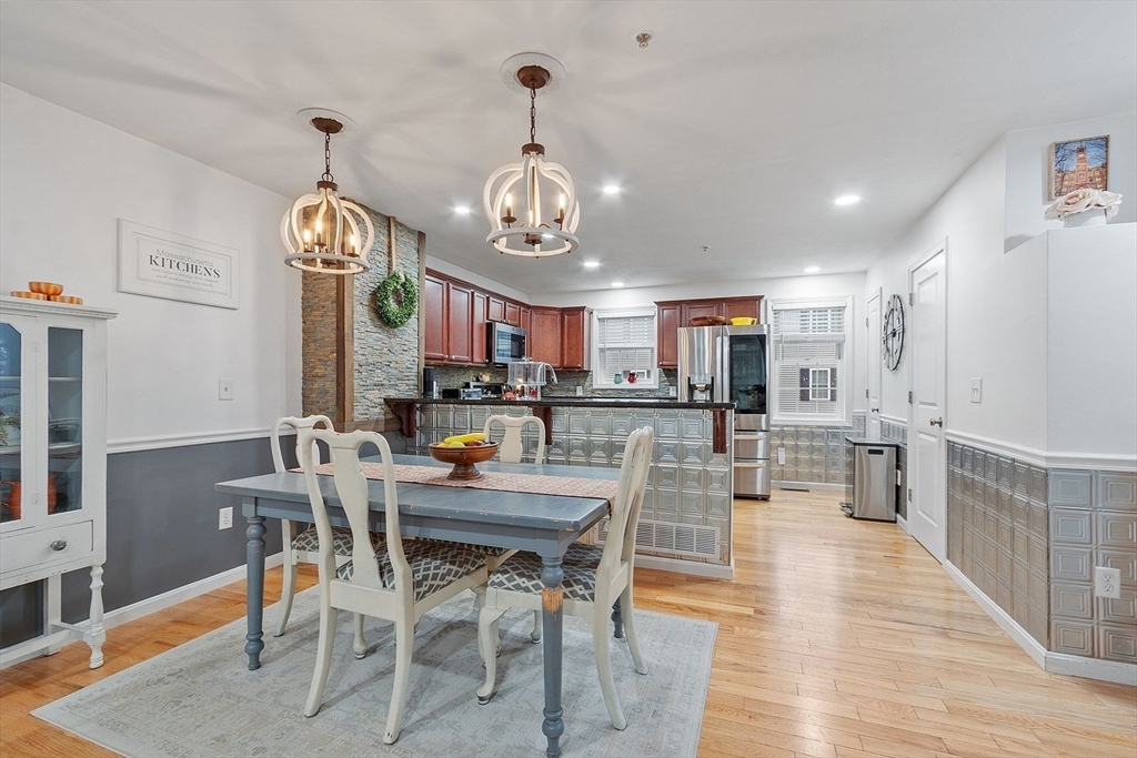 80 Rogers St, Lowell, Massachusetts, 2 Bedrooms Bedrooms, 6 Rooms Rooms,1.5 BathroomsBathrooms,Residential,For Sale,Rogers St,73454447