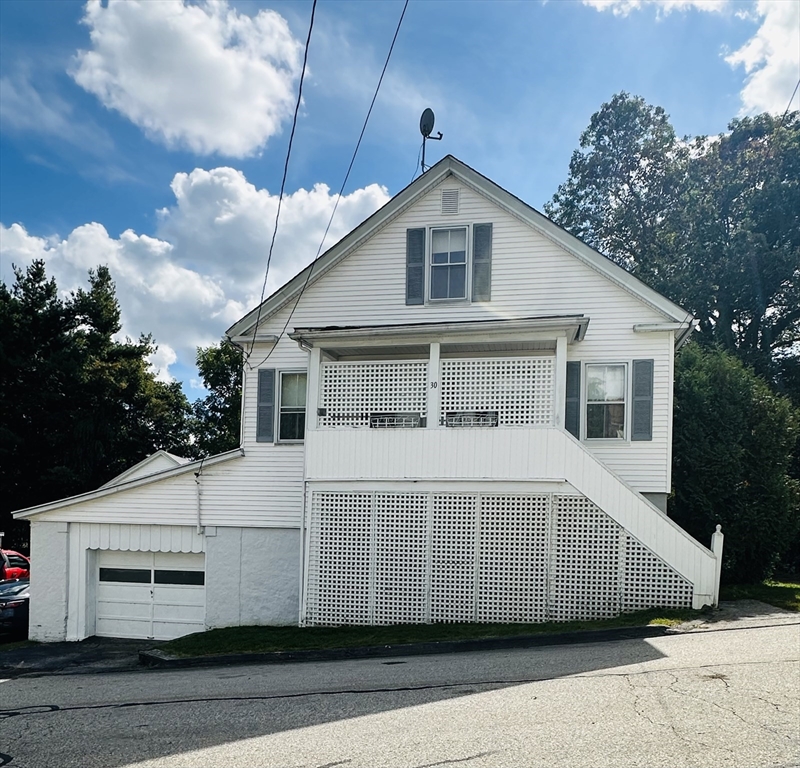 30 Valley St, Webster, Massachusetts, 2 Bedrooms Bedrooms, 6 Rooms Rooms,1 BathroomBathrooms,Residential,For Sale,Valley St,73449538