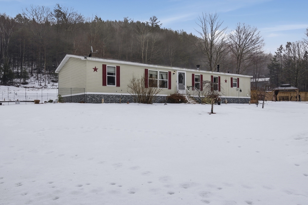 143 E Buckland Rd, Shelburne, Massachusetts, 3 Bedrooms Bedrooms, 6 Rooms Rooms,2 BathroomsBathrooms,Residential,For Sale,E Buckland Rd,73469737