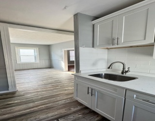 167 Walnut, Chelsea, Massachusetts, 3 Bedrooms Bedrooms, 4 Rooms Rooms,1 BathroomBathrooms,Residential Lease,For Rent,Walnut,73484034