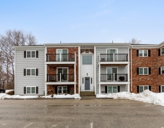 7 Chapel Hill Dr, Plymouth, Massachusetts, 2 Bedrooms Bedrooms, 4 Rooms Rooms,1 BathroomBathrooms,Residential,For Sale,Chapel Hill Dr,73484049