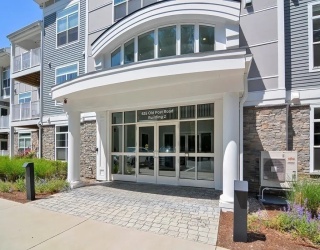 635 Old Post Rd, Sharon, Massachusetts, 2 Bedrooms Bedrooms, 5 Rooms Rooms,2 BathroomsBathrooms,Residential,For Sale,Old Post Rd,73483721