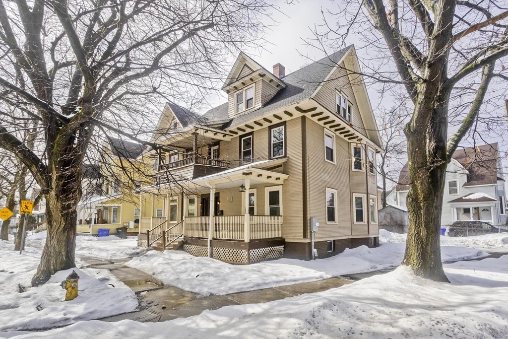 148 Yale St, Springfield, Massachusetts, 6 Bedrooms Bedrooms, 13 Rooms Rooms,2.5 BathroomsBathrooms,Residential,For Sale,Yale St,73484037