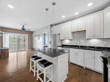 220 Martins Landing, North Reading, Massachusetts, 2 Bedrooms Bedrooms, 6 Rooms Rooms,2 BathroomsBathrooms,Residential,For Sale,Martins Landing,73484044 220 Martins Landing, North Reading, Massachusetts, 2 Bedrooms Bedrooms, 6 Rooms Rooms,2 BathroomsBathrooms,Residential,For Sale,Martins Landing,73484044