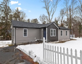 15 Florida Ave, Plymouth, Massachusetts, 3 Bedrooms Bedrooms, 5 Rooms Rooms,1.5 BathroomsBathrooms,Residential,For Sale,Florida Ave,73484100