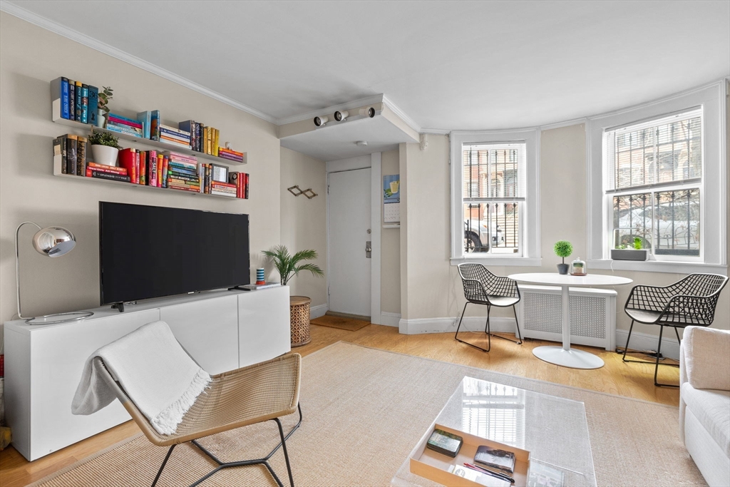 15 Dartmouth Street, Boston, Massachusetts, 1 Bedroom Bedrooms, 3 Rooms Rooms,1 BathroomBathrooms,Residential Lease,For Rent,Dartmouth Street,73484114