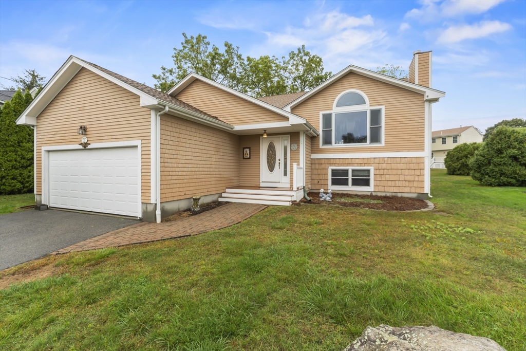 72 Ida Lane, Fall River, Massachusetts, 4 Bedrooms Bedrooms, 10 Rooms Rooms,3 BathroomsBathrooms,Residential,For Sale,Ida Lane,73484153