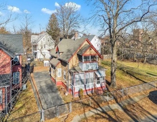 118 Quincy St, Springfield, Massachusetts, 4 Bedrooms Bedrooms, 8 Rooms Rooms,2.5 BathroomsBathrooms,Residential,For Sale,Quincy St,73476869