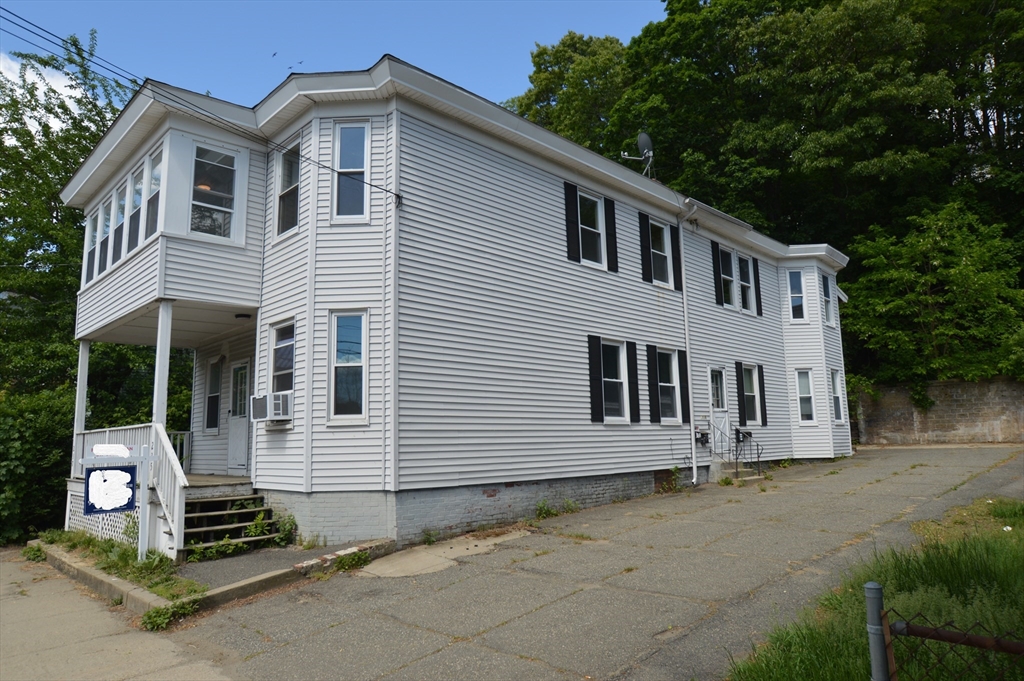 237 River St, Haverhill, Massachusetts, 2 Bedrooms Bedrooms, 4 Rooms Rooms,1 BathroomBathrooms,Residential Lease,For Rent,River St,73474488