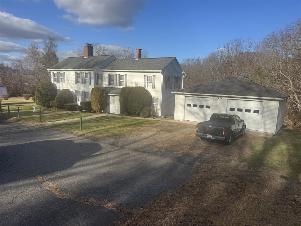 340 Pendleton Avenue, Chicopee, Massachusetts, 6 Bedrooms Bedrooms, 12 Rooms Rooms,2 BathroomsBathrooms,Residential Income,For Sale,Pendleton Avenue,73456879
