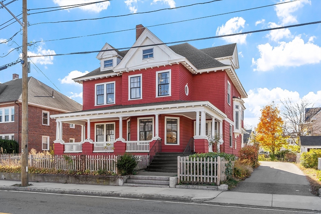 548 Fletcher St, Lowell, Massachusetts, 5 Bedrooms Bedrooms, 12 Rooms Rooms,3 BathroomsBathrooms,Residential,For Sale,Fletcher St,73452445