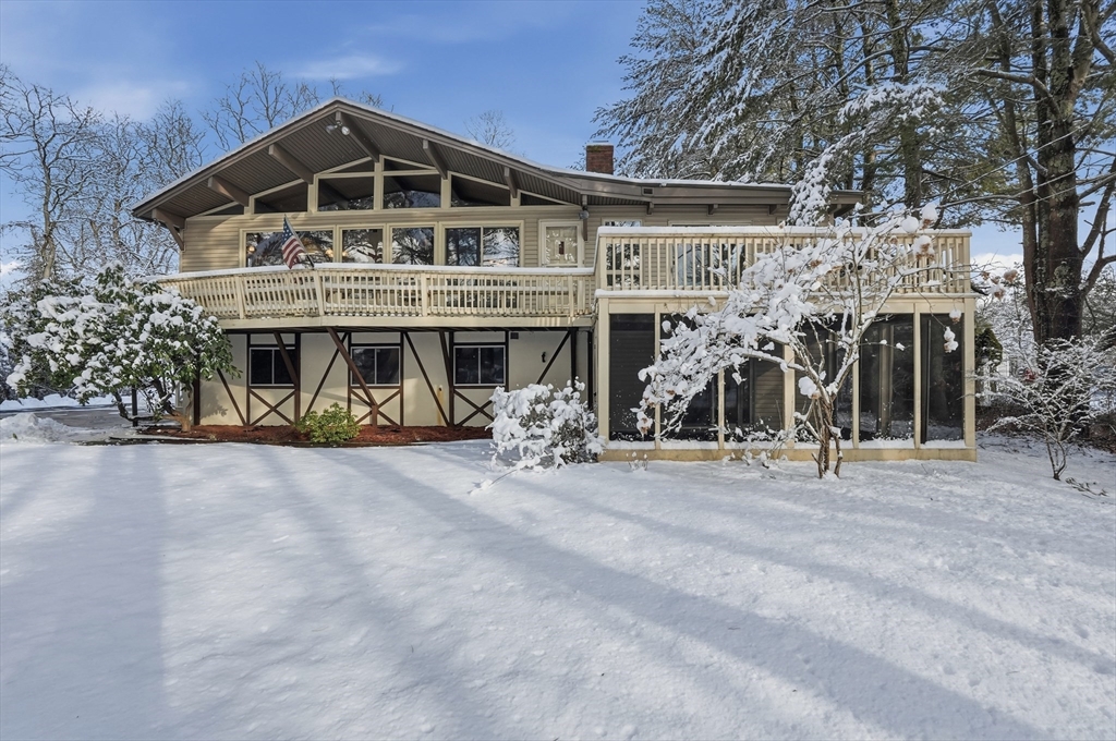 6 Jessie Lane, Berkley, Massachusetts, 3 Bedrooms Bedrooms, 6 Rooms Rooms,2.5 BathroomsBathrooms,Residential,For Sale,Jessie Lane,73473096