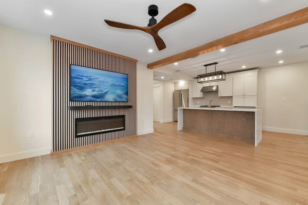 36 Mckone Street, Boston, Massachusetts, 5 Bedrooms Bedrooms, 14 Rooms Rooms,5 BathroomsBathrooms,Residential Income,For Sale,Mckone Street,73466383