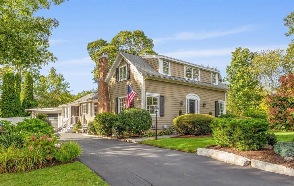 36 Adams Street, Lexington, Massachusetts, 3 Bedrooms Bedrooms, 6 Rooms Rooms,2.5 BathroomsBathrooms,Residential,For Sale,Adams Street,73429007